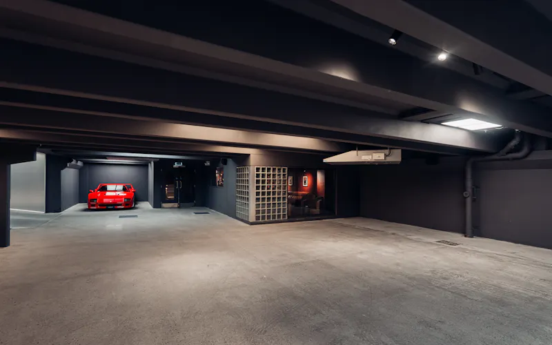 Stylish Brentford Carpark Space, N577 (photo 55)