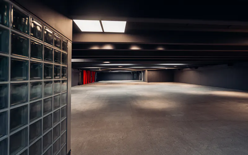Stylish Brentford Carpark Space, N577 (photo 56)