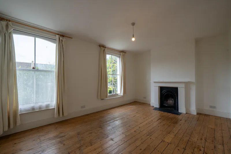 Vacant End Terrace Hackney, B2149 (photo 9)