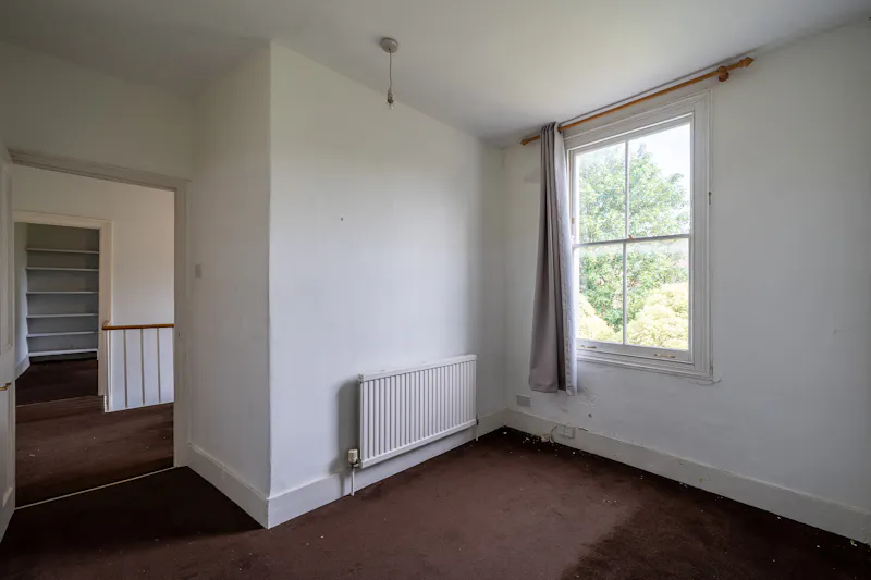 Vacant End Terrace Hackney, B2149 (photo 13)