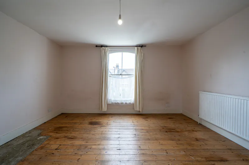 Bedroom at Vacant End Terrace Hackney, B2149 (photo 11)
