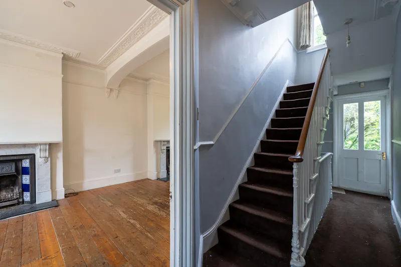 Entrance hall at Vacant End Terrace Hackney, B2149 (photo 2)