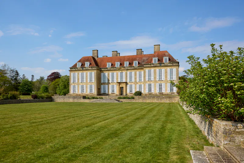 Vacant Georgian Estate, A1709 (photo 1)
