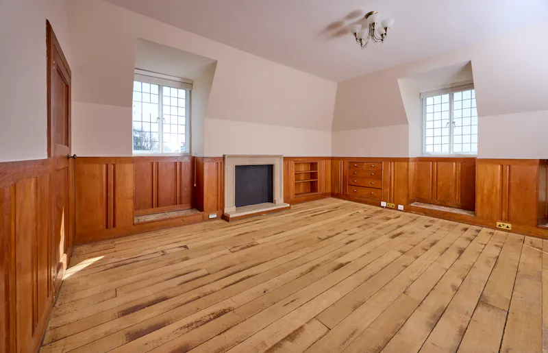 Living Room at Vacant Georgian Estate, A1709 (photo 9)