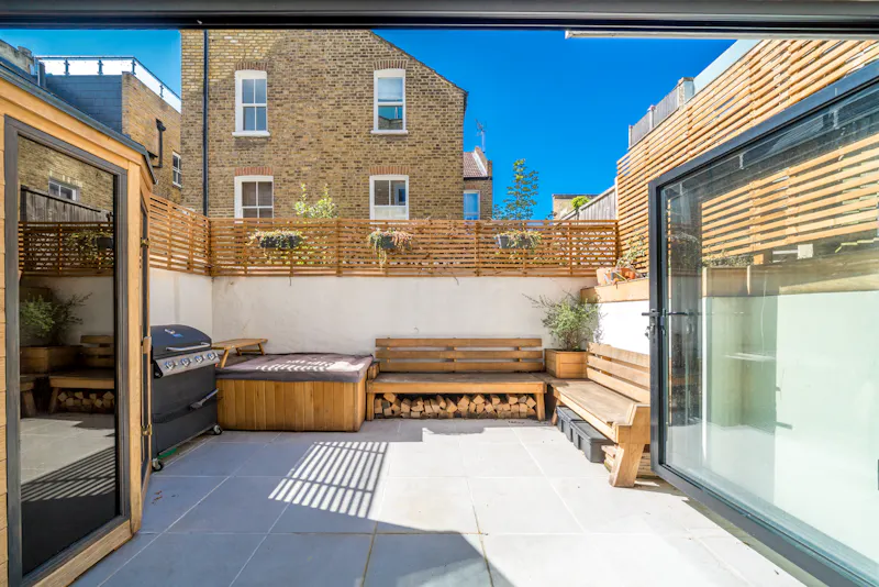 Terrace/Patio at Sleek Clapham Junction Flat , F1284 (photo 19)