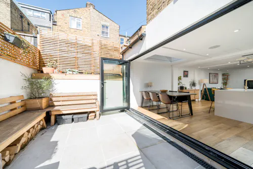 Sleek Clapham Junction Flat , F1284
