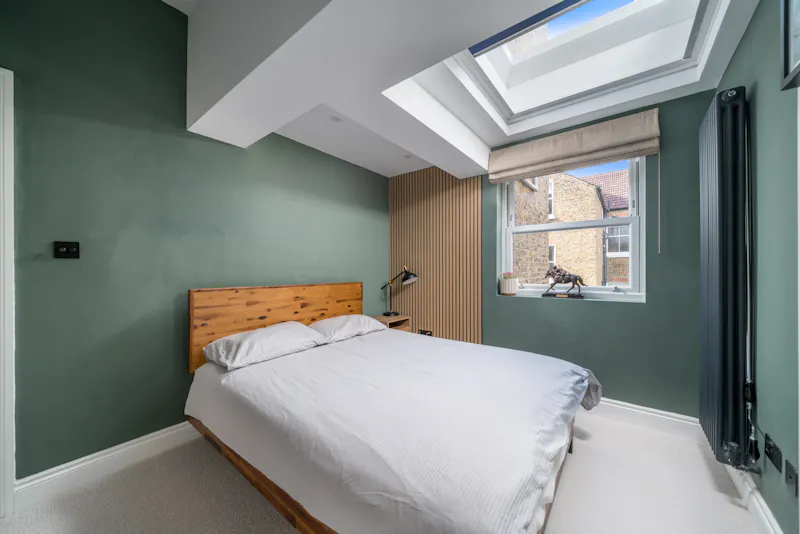 Bedroom at Sleek Clapham Junction Flat , F1284 (photo 14)