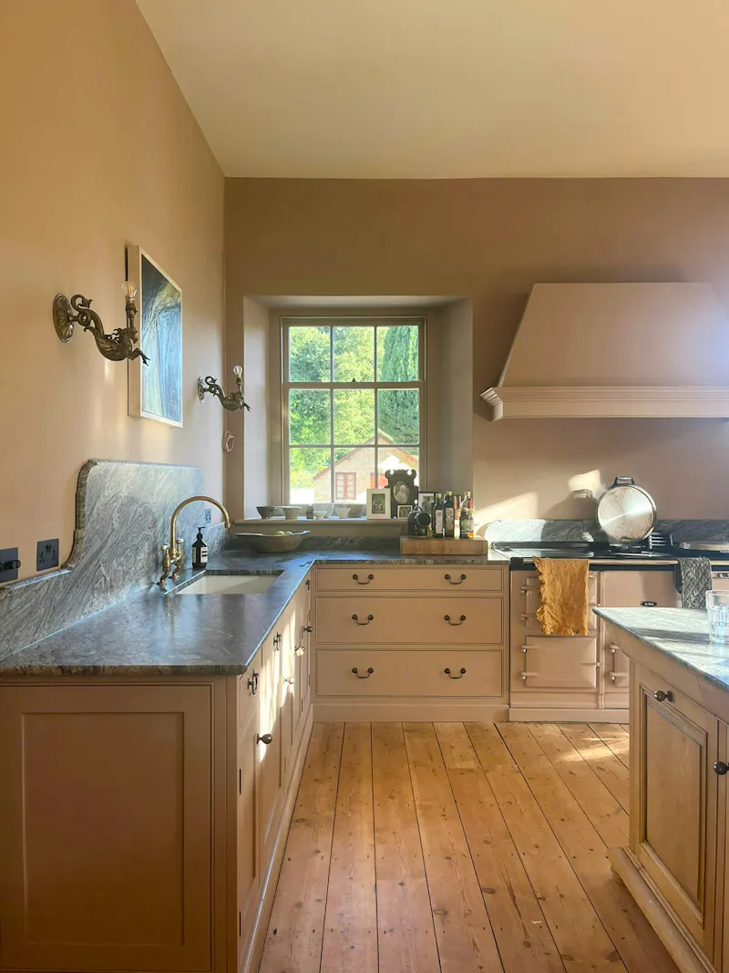 Aga at Historic Taunton Country Home, A1708 (photo 5)