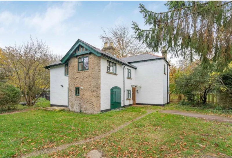 Detached Victorian House Surrey, B2154 (photo 1)