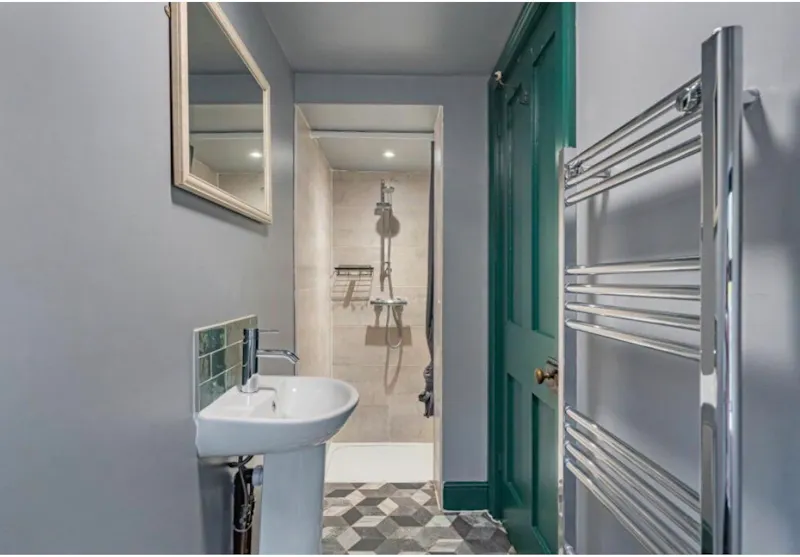 Bathroom at Detached Victorian House Surrey, B2154 (photo 14)