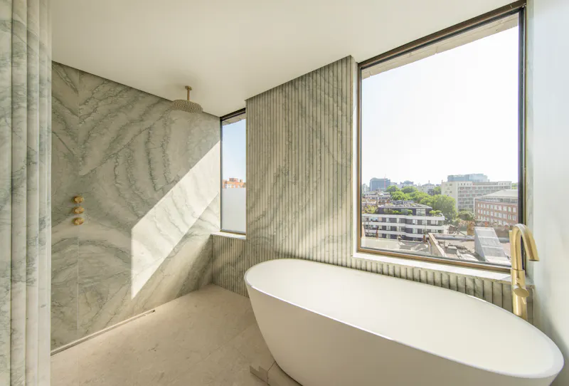 Shower at Elegant Nottinghill Penthouse , F1281 (photo 19)