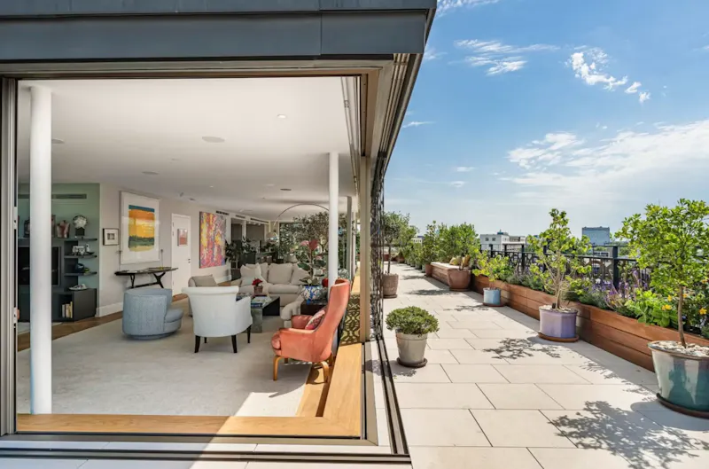 Balcony at Elegant Nottinghill Penthouse , F1281 (photo 25)