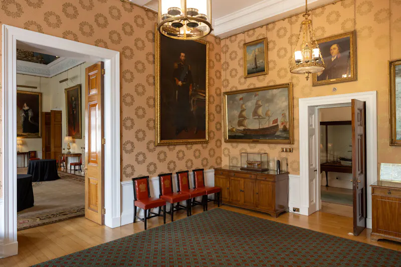Wallpaper at Historical Tower Hill Hall, A1711 (photo 11)