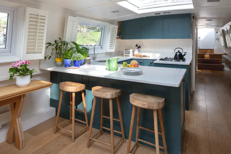 Kitchen at Primrose Hill Wide-Beam , Q162 (photo 3)