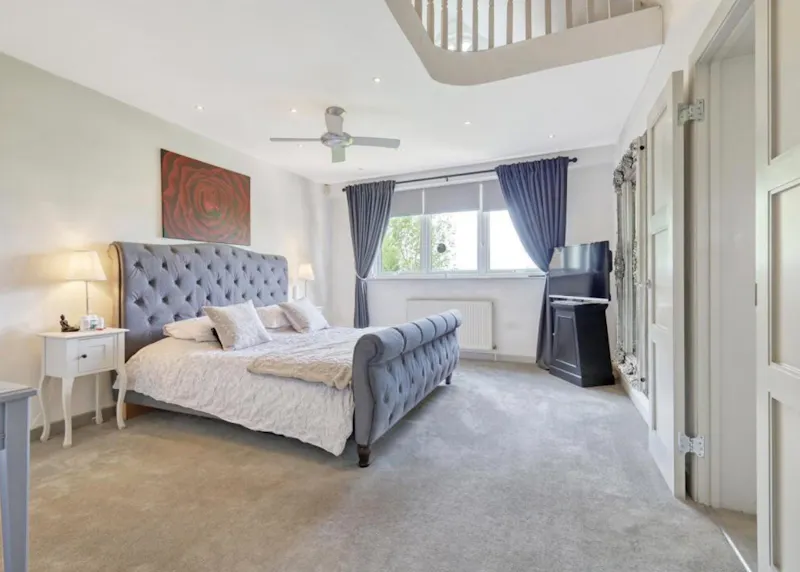 Rayleigh Black & White Home , D2891 (photo 17)