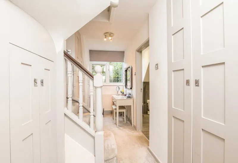 Rayleigh Black & White Home , D2891 (photo 14)