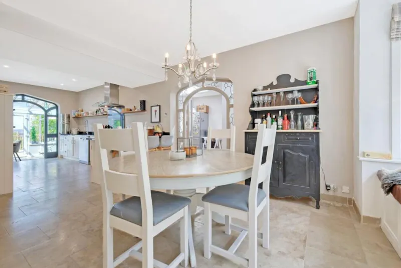 Rayleigh Black & White Home , D2891 (photo 9)