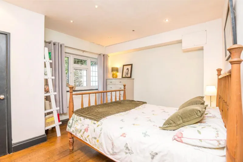 Bedroom at Rayleigh Black & White Home , D2891 (photo 26)