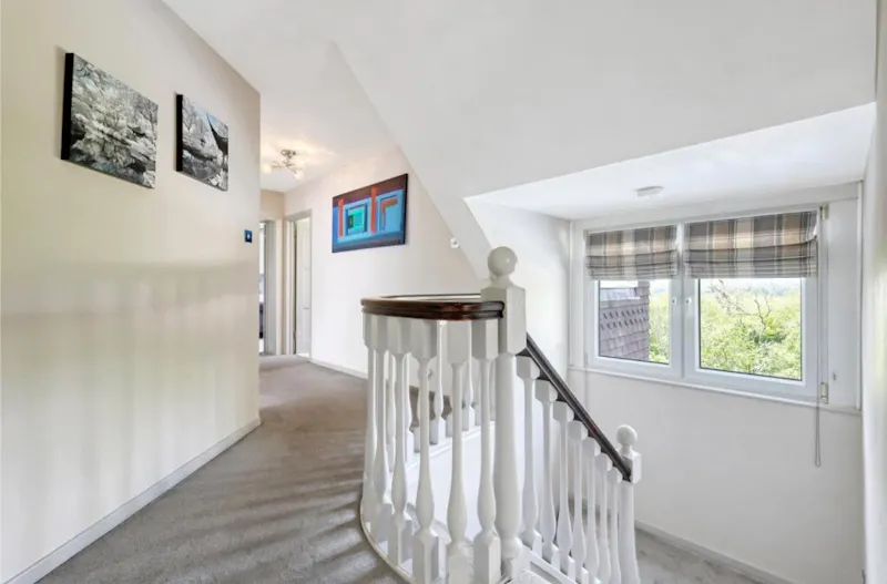 Landing at Rayleigh Black & White Home , D2891 (photo 13)