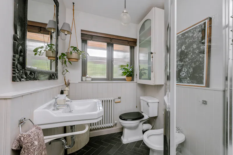 Bathroom at American Style Bohemian House, D2892 (photo 38)
