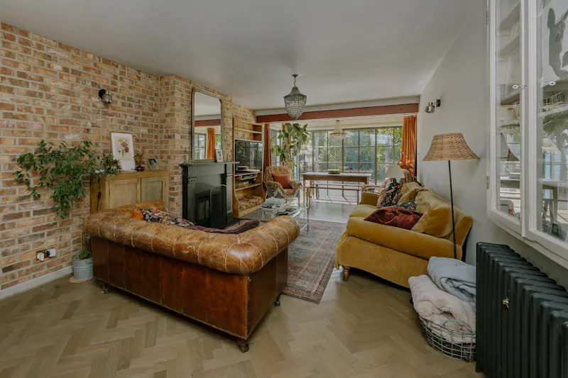 Exposed brick at American Style Bohemian House, D2892 (photo 3)