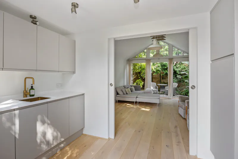 Kitchen at American Style Bohemian House, D2892 (photo 65)