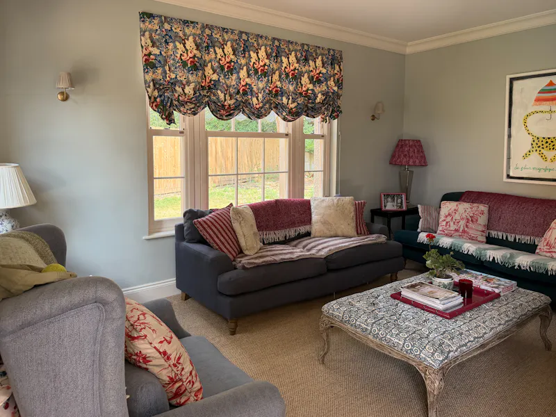 Sitting room at Modern Georgian Cotswold Home, D2893 (photo 16)