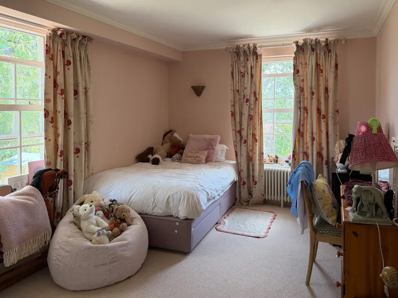 Bedroom at Modern Georgian Cotswold Home, D2893 (photo 32)