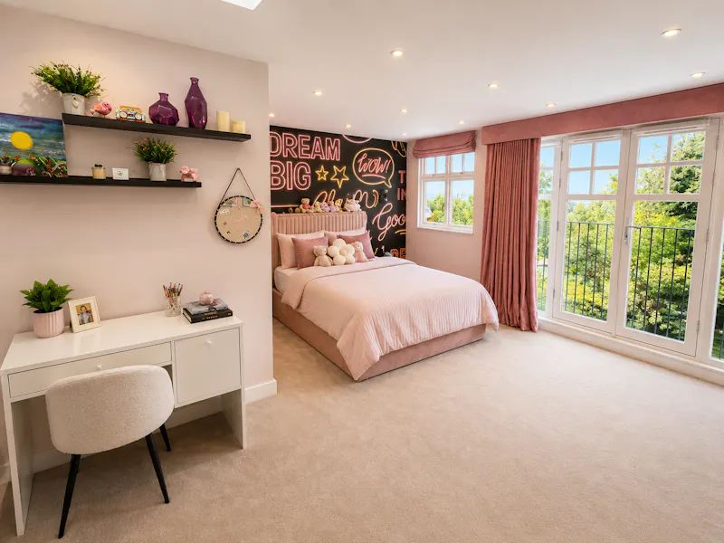 Bedroom - child's at Luxe Mill Hill Home, D2894 (photo 8)