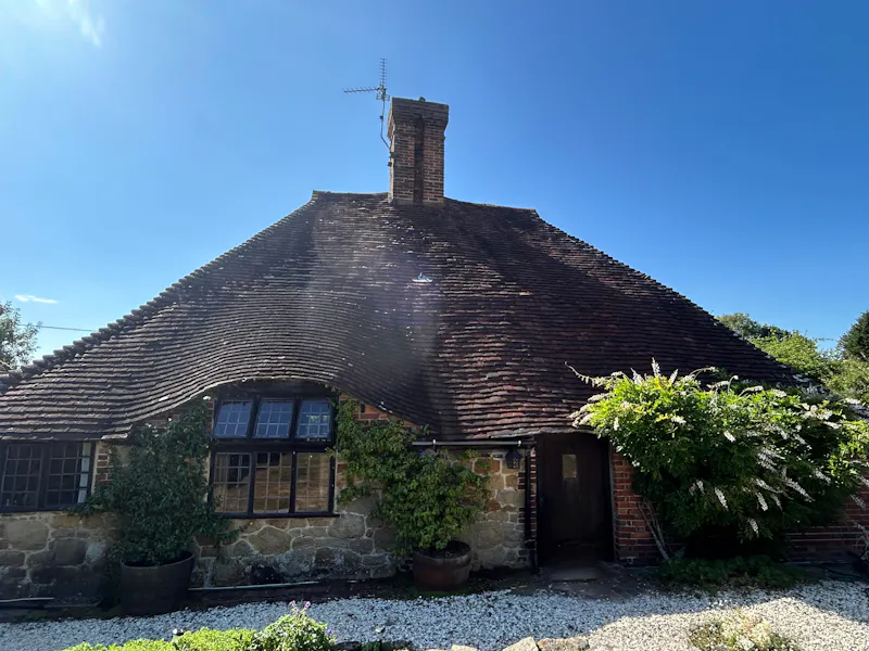 Whimsical Liphook Tudor Cottage, C962 (photo 27)