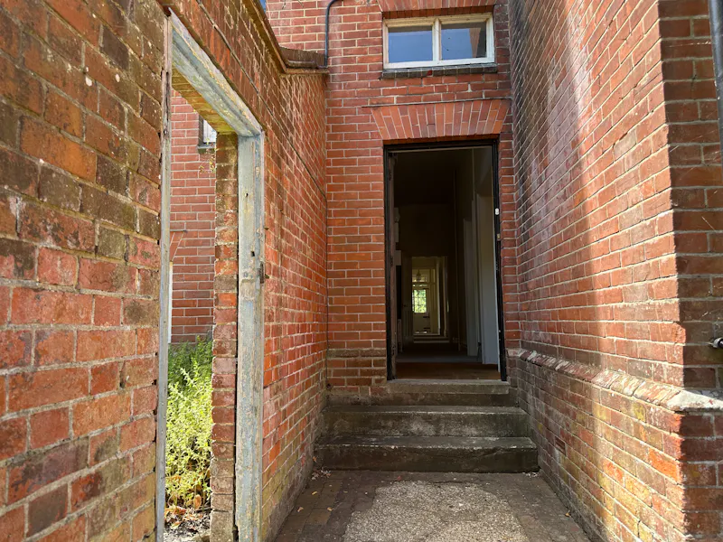 Untouched Period Surrey Estate, B2152 (photo 39)