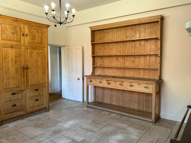 Untouched Period Surrey Estate, B2152 (photo 7)