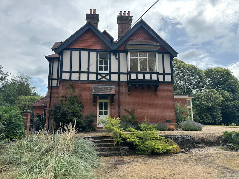 Untouched Period Surrey Estate, B2152 (photo 36)