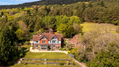 Untouched Period Surrey Estate, B2152