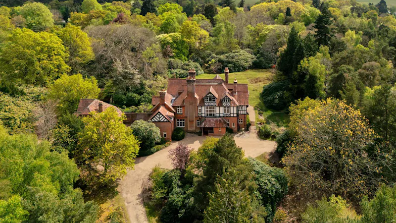 Untouched Period Surrey Estate, B2152 (photo 46)