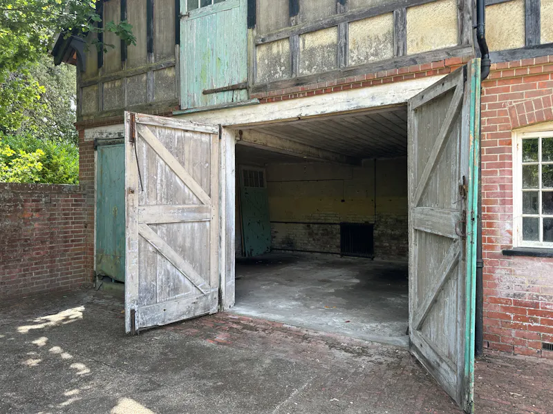 Untouched Period Surrey Estate, B2152 (photo 52)