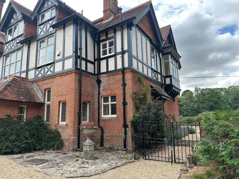 Untouched Period Surrey Estate, B2152 (photo 37)