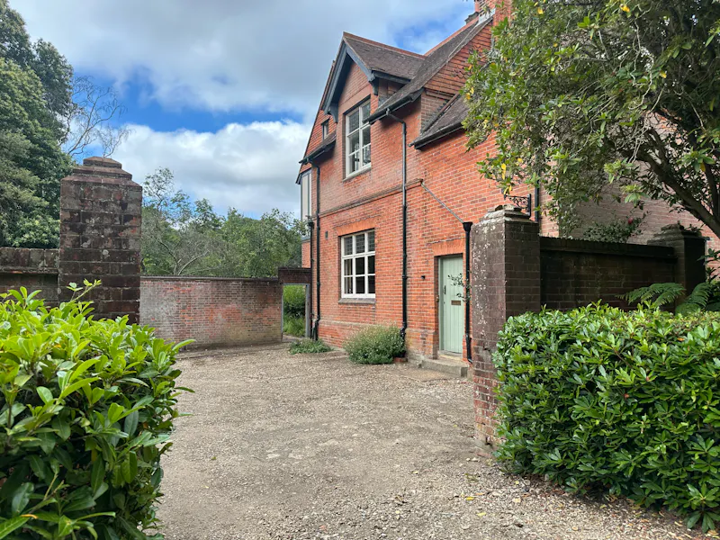 Untouched Period Surrey Estate, B2152 (photo 79)