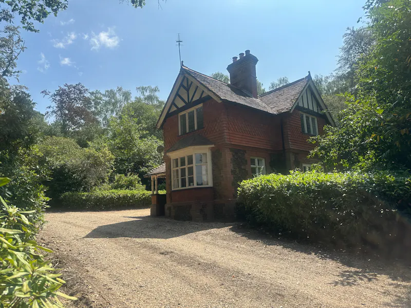 Untouched Period Surrey Estate, B2152 (photo 59)