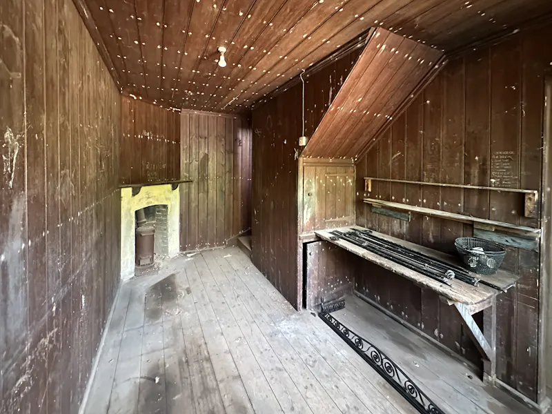 Panelling at Untouched Period Surrey Estate, B2152 (photo 53)