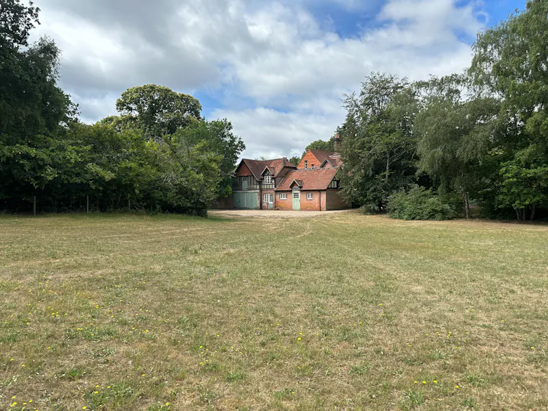 Untouched Period Surrey Estate, B2152 (photo 48)