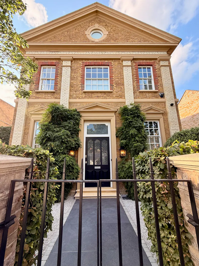 Grand Teddington Heritage Home, B2153 (photo 32)