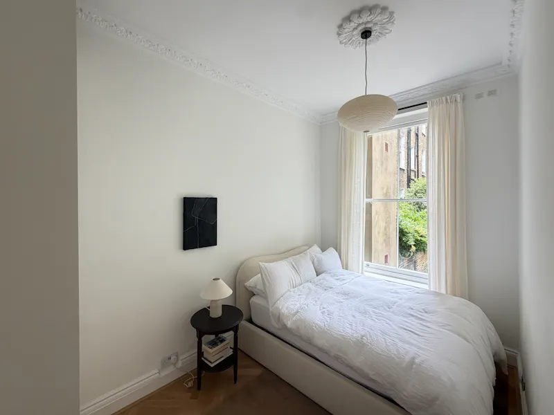 Bedroom at Stylish Chelsea Townshouse Flat, F1283 (photo 11)