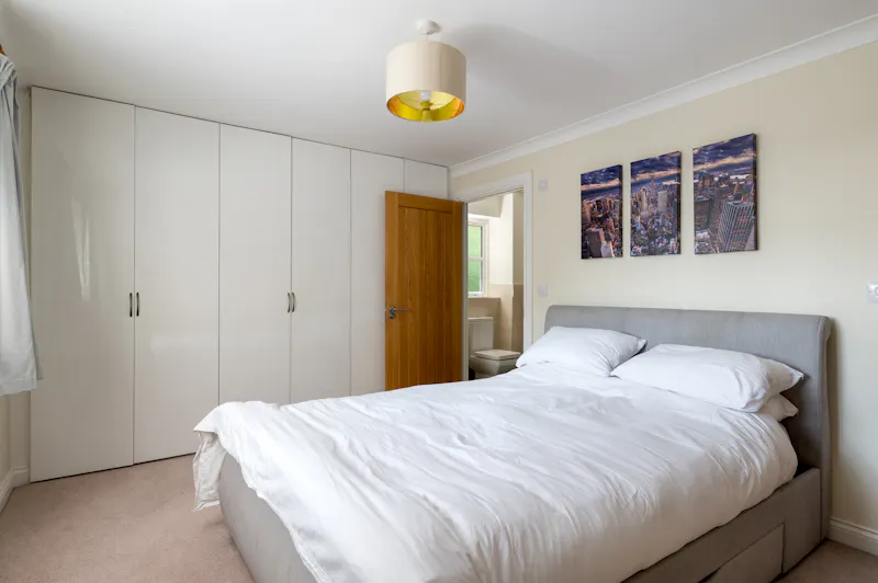 Bedroom at Great Horwood Suburban House, D2898 (photo 20)