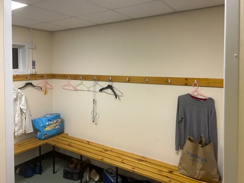 Dressing room at North London Bowling Club, Q163 (photo 5)