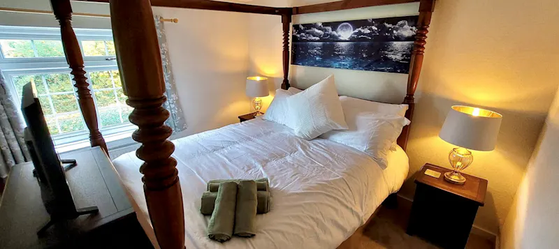 Bedroom at Chilham Victorian Cottage, C932 (photo 10)