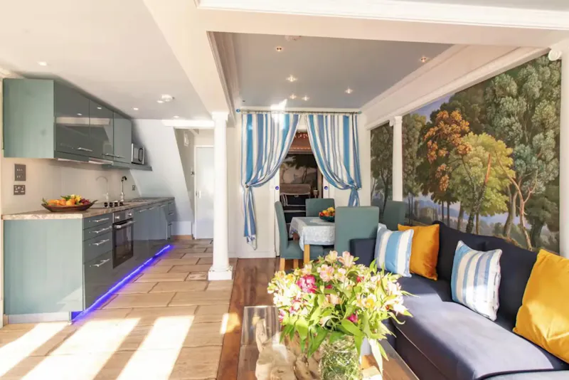 Folkestone Beach Front House, C961 (photo 3)