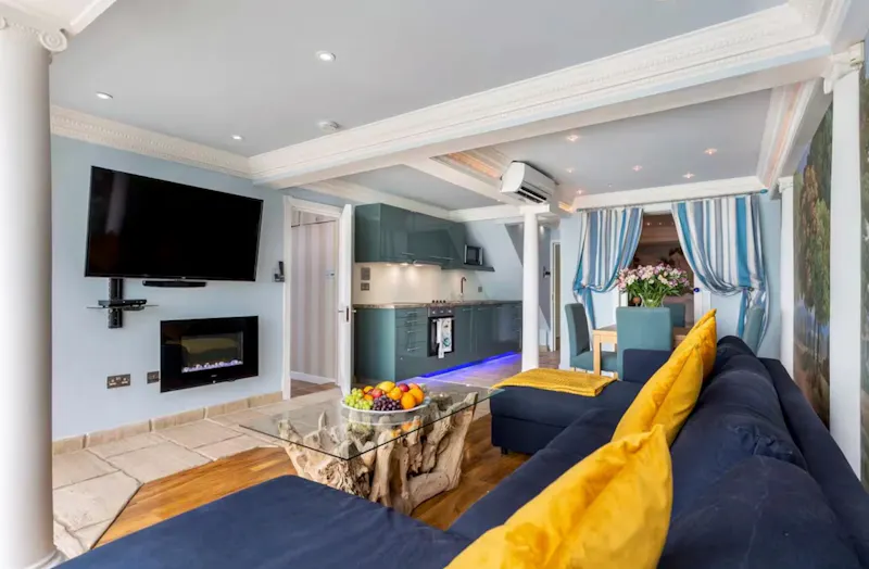 Folkestone Beach Front House, C961 (photo 6)