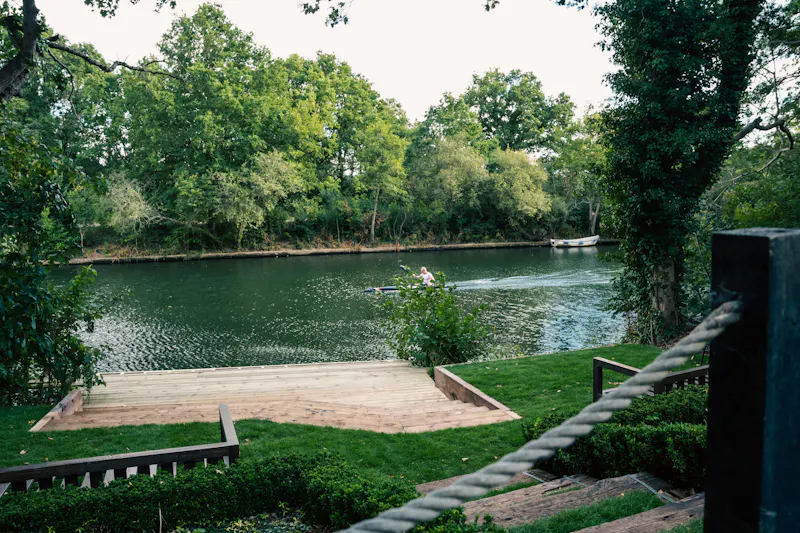 Views - Thames at Victorian Pumphouse in Walton, B2155 (photo 17)