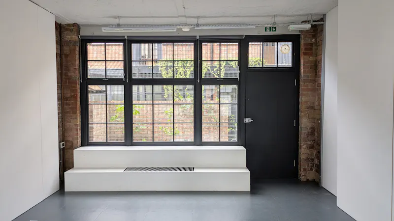Bethnal Green Victorian Studio, B2163 (photo 3)